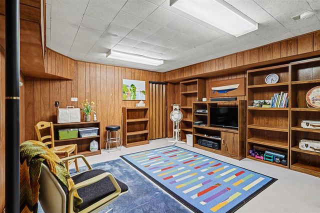 2309 Sheffield Drive, Kalamazoo, MI 49008