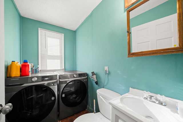 55 Malden St, Springfield, MA 01108