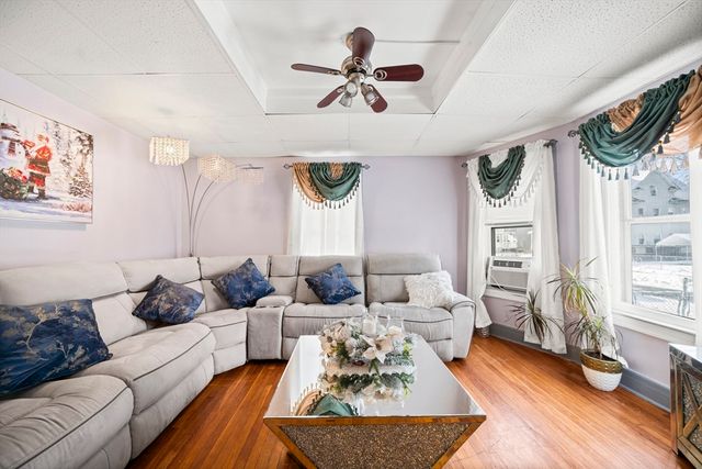 55 Malden St, Springfield, MA 01108