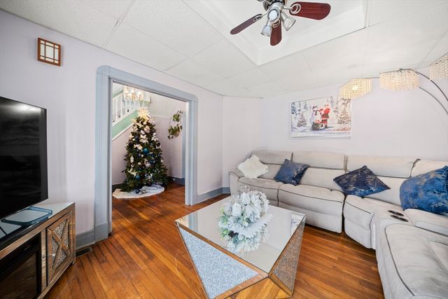 55 Malden St, Springfield, MA 01108