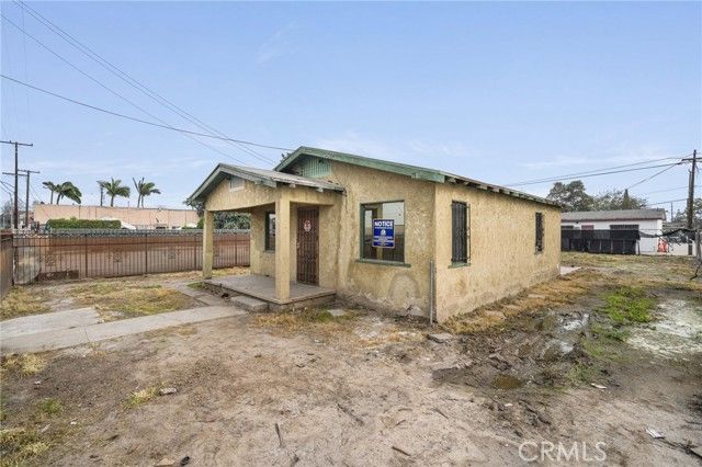 1822 W 4th, Santa Ana, CA 92703