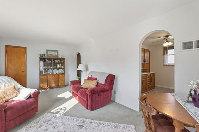 3818 15th Street C, Moline, IL 61265