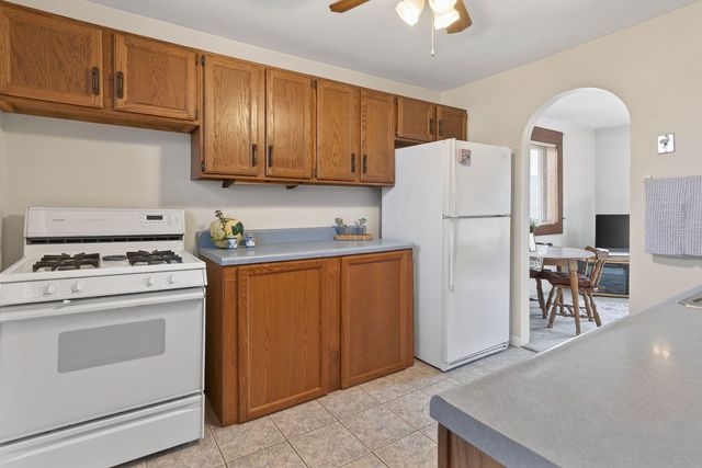 3818 15th Street C, Moline, IL 61265