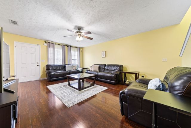 1425 Sprucedale Dr, Antioch, TN 37013