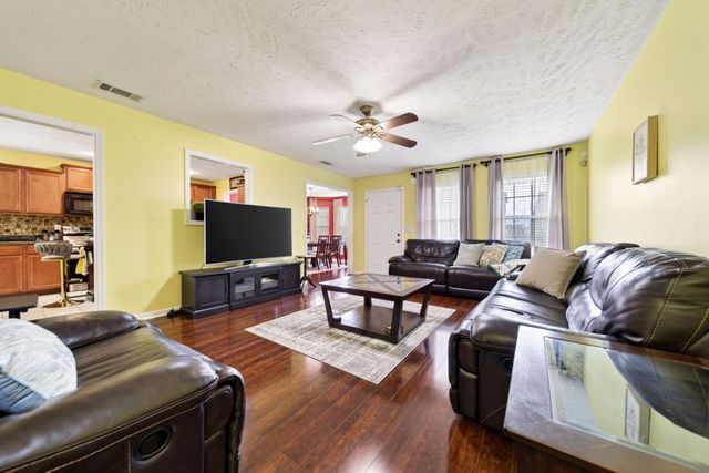 1425 Sprucedale Dr, Antioch, TN 37013