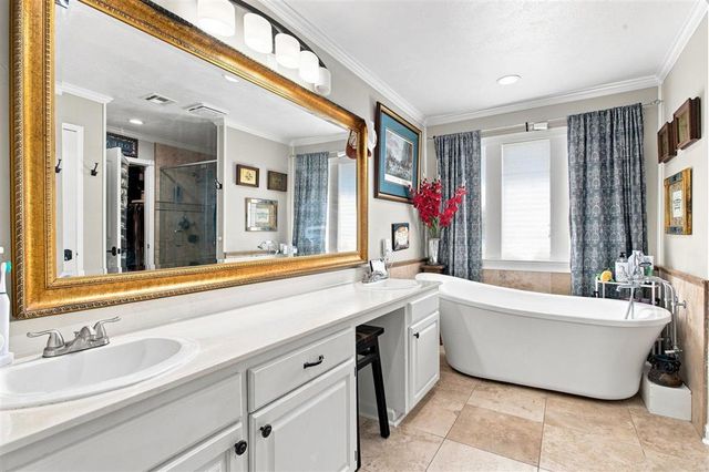 1423 S Chateau Circle, Lake Charles, LA 70605