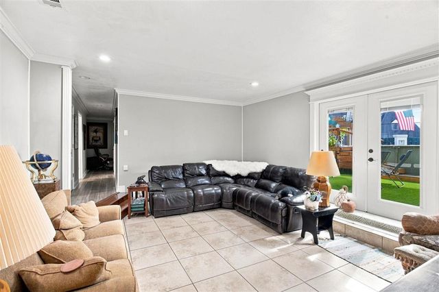 1423 S Chateau Circle, Lake Charles, LA 70605