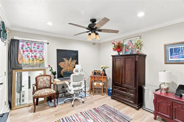 1423 S Chateau Circle, Lake Charles, LA 70605