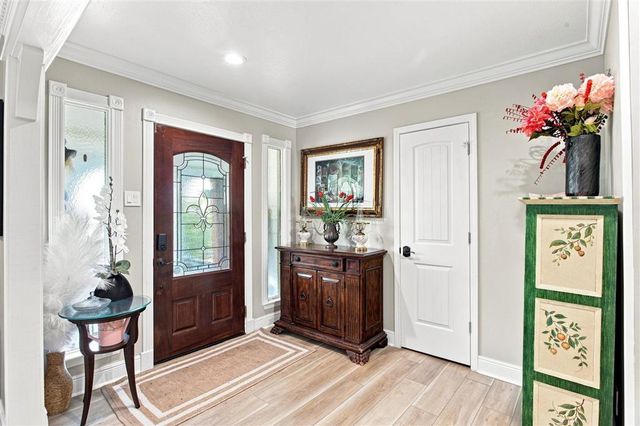 1423 S Chateau Circle, Lake Charles, LA 70605