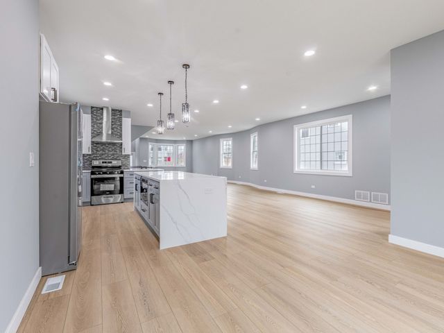 3548 Clinton Avenue, Berwyn, IL 60402