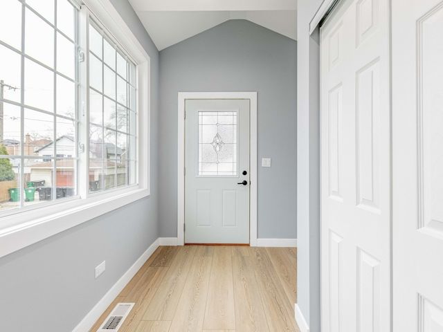 3548 Clinton Avenue, Berwyn, IL 60402