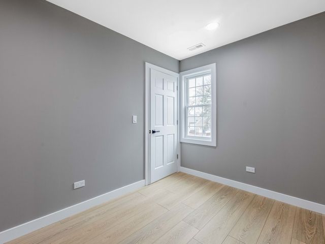 3548 Clinton Avenue, Berwyn, IL 60402