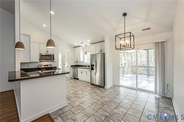 8520 Crestwicke Ln, Quinton, VA 23141