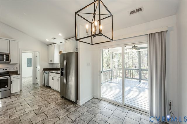 8520 Crestwicke Ln, Quinton, VA 23141