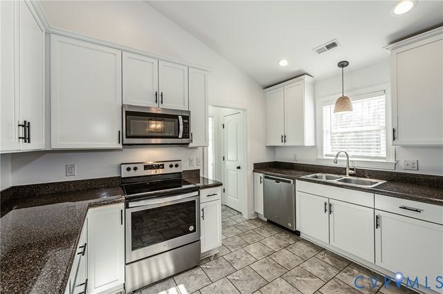 8520 Crestwicke Ln, Quinton, VA 23141