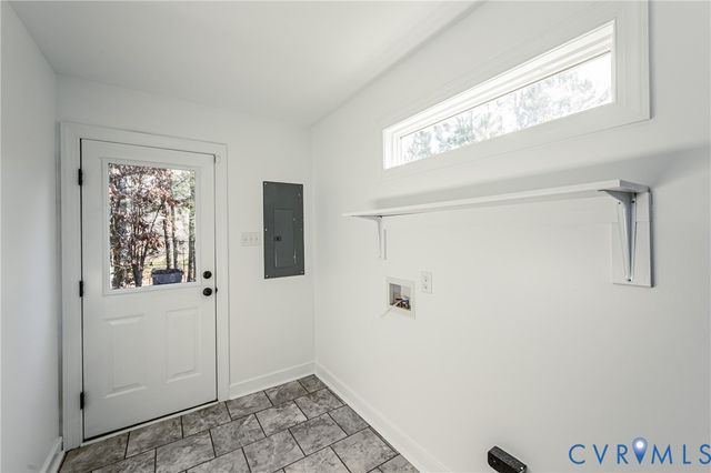 8520 Crestwicke Ln, Quinton, VA 23141