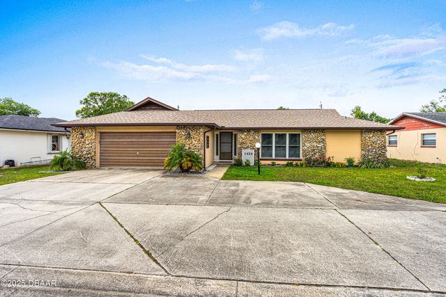 1426 Saxon Boulevard, Deltona, FL 32725