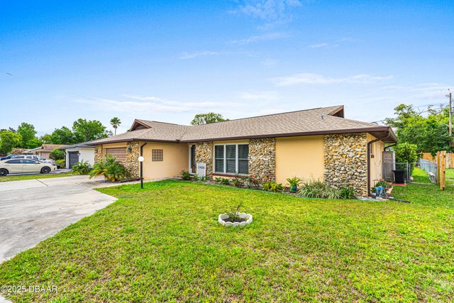 1426 Saxon Boulevard, Deltona, FL 32725