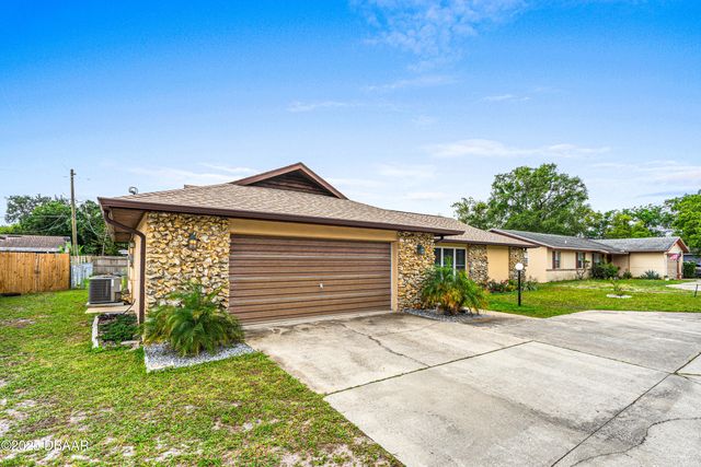 1426 Saxon Boulevard, Deltona, FL 32725