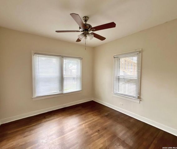 2907 N Elmendorf, San Antonio, TX 78201