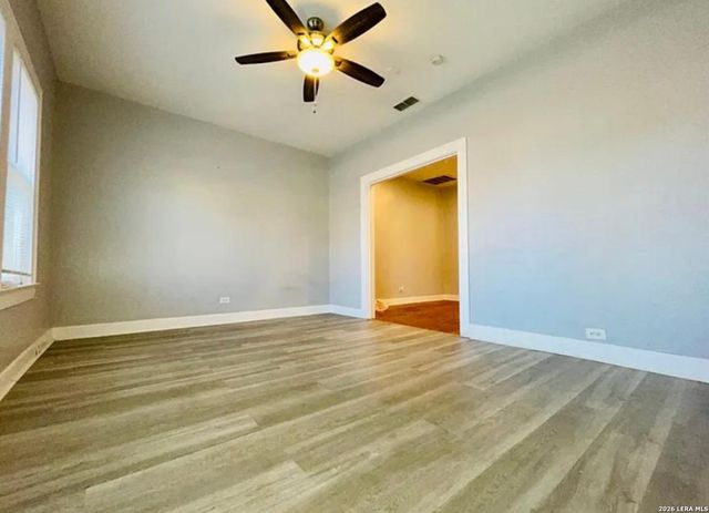 2907 N Elmendorf, San Antonio, TX 78201