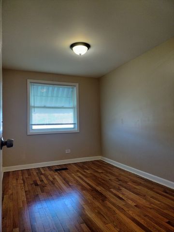 2011 E 78th Street, Chicago, IL 60649