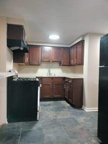 2011 E 78th Street, Chicago, IL 60649