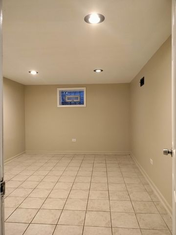 2011 E 78th Street, Chicago, IL 60649