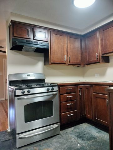 2011 E 78th Street, Chicago, IL 60649