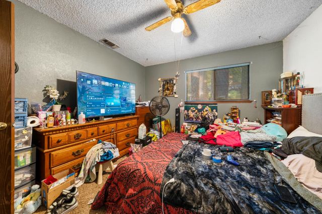 4944 Steelhead Ln, Pollock Pines, CA 95726