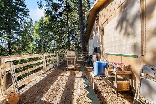 4944 Steelhead Ln, Pollock Pines, CA 95726