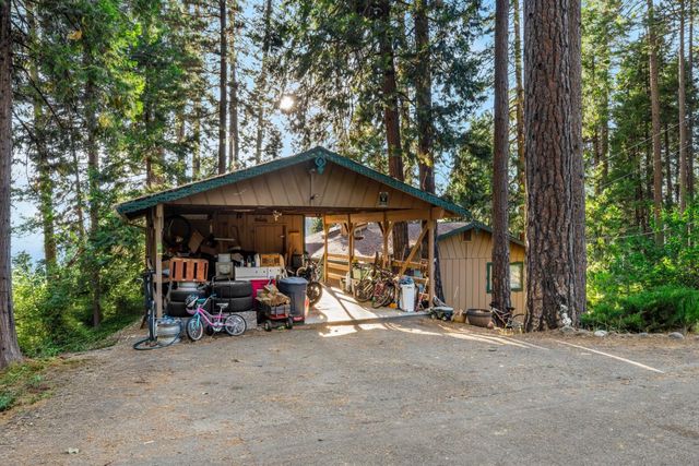 4944 Steelhead Ln, Pollock Pines, CA 95726