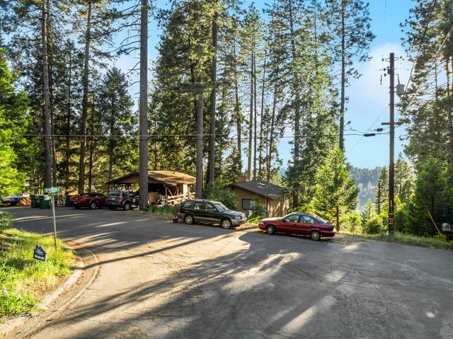 4944 Steelhead Ln, Pollock Pines, CA 95726