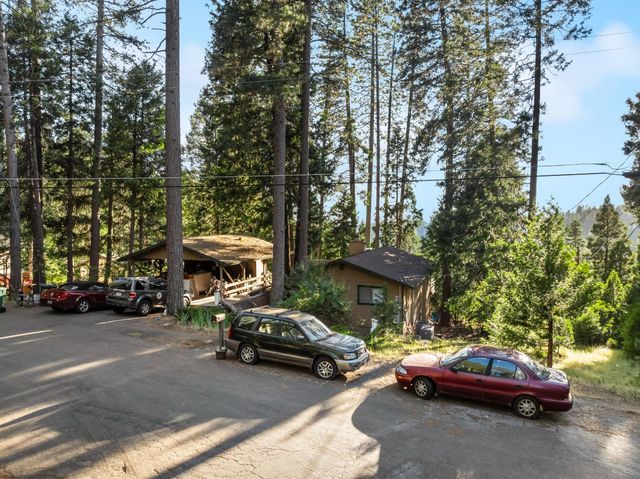 4944 Steelhead Ln, Pollock Pines, CA 95726