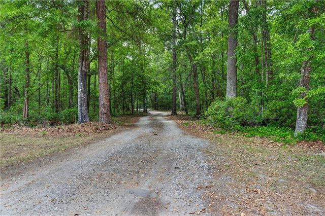 34 NE Barrett Cemetery Road, Ludowici, GA 31316
