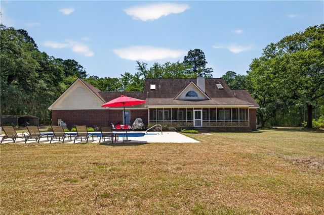 34 NE Barrett Cemetery Road, Ludowici, GA 31316
