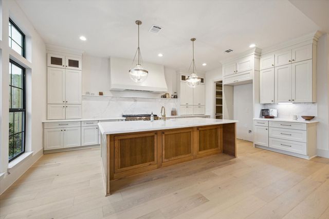 1031 Nashua Street, Houston, TX 77008