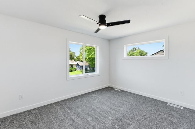 3221 4TH Avenue, Council Bluffs, IA 51501