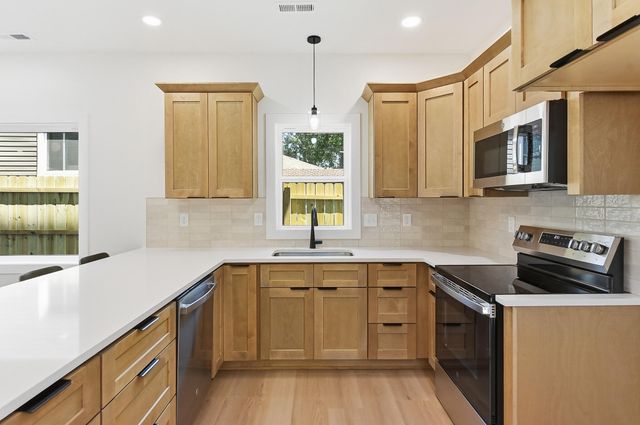 3221 4TH Avenue, Council Bluffs, IA 51501