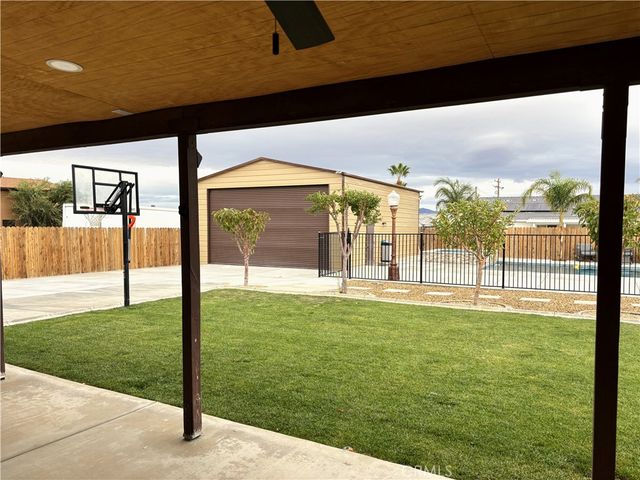 8077 Langdon, Hesperia, CA 92345