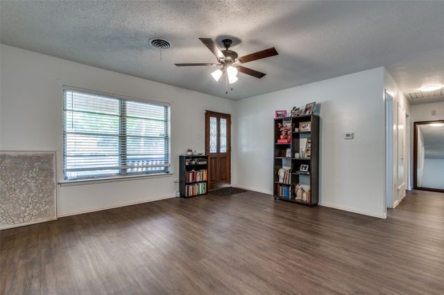 2002 Winthrop Street, Irving, TX 75061