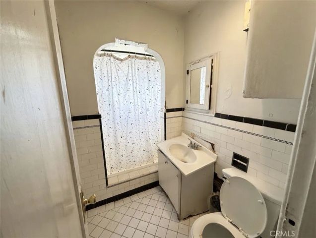 1324 W 101st, Los Angeles, CA 90044