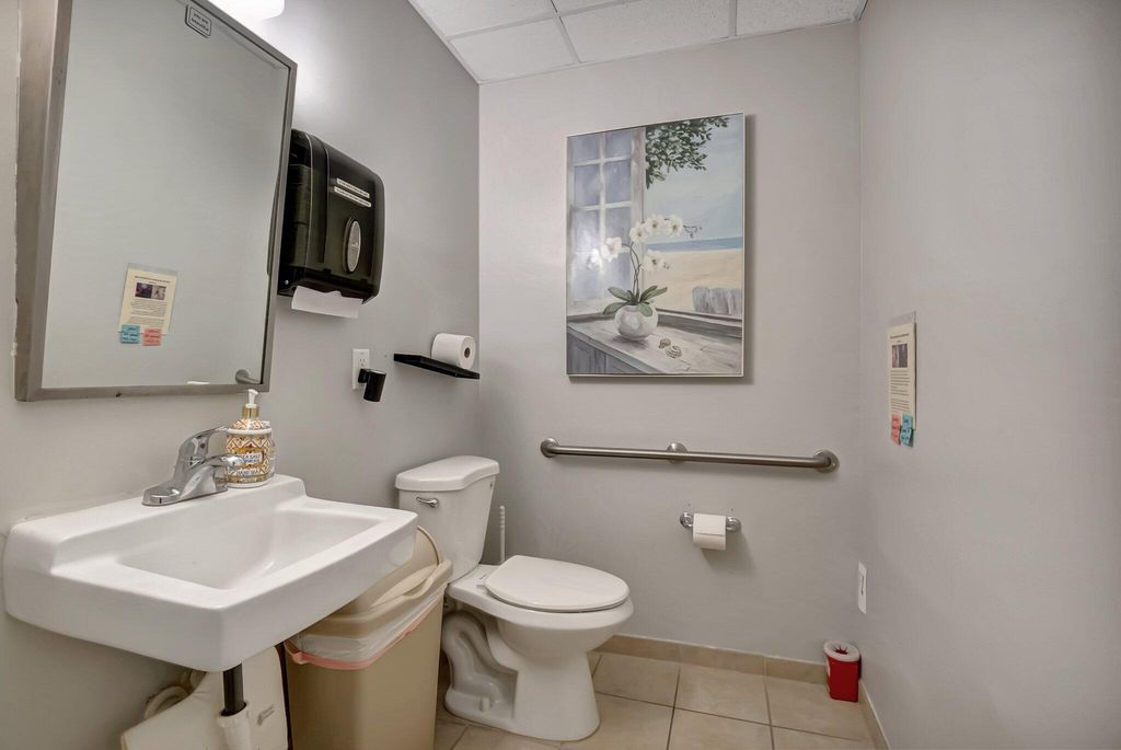 Image 10 of property listing at 13455 S Military Trail B, Delray Beach, FL 33484