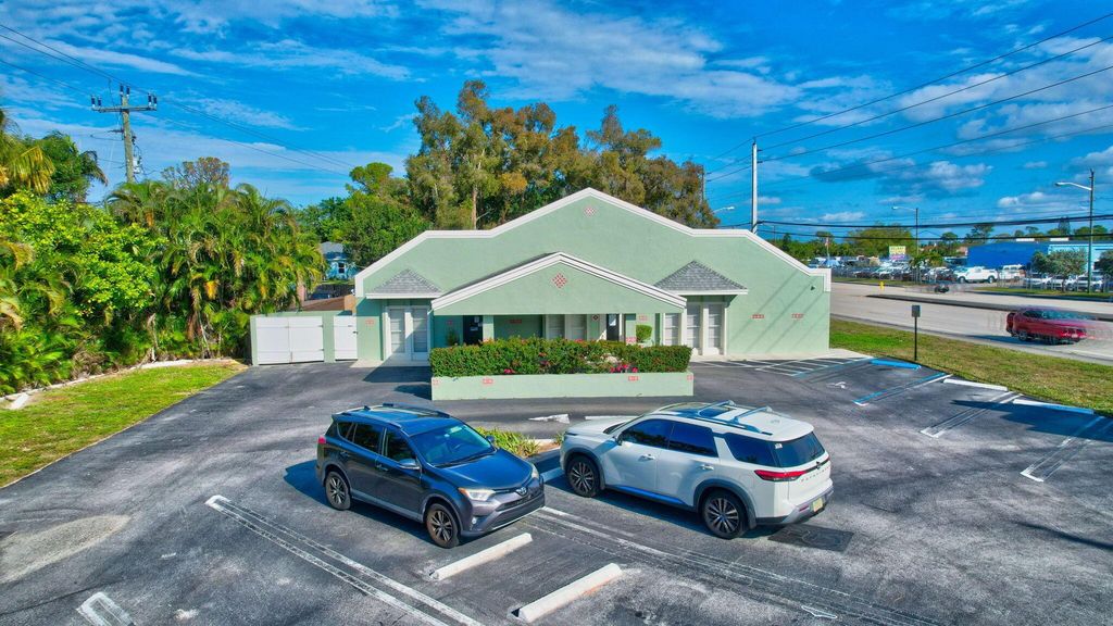 Image 15 of property listing at 13455 S Military Trail B, Delray Beach, FL 33484