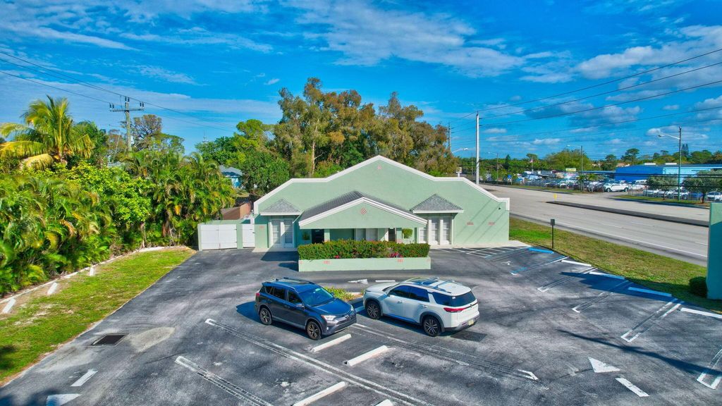 Image 16 of property listing at 13455 S Military Trail B, Delray Beach, FL 33484