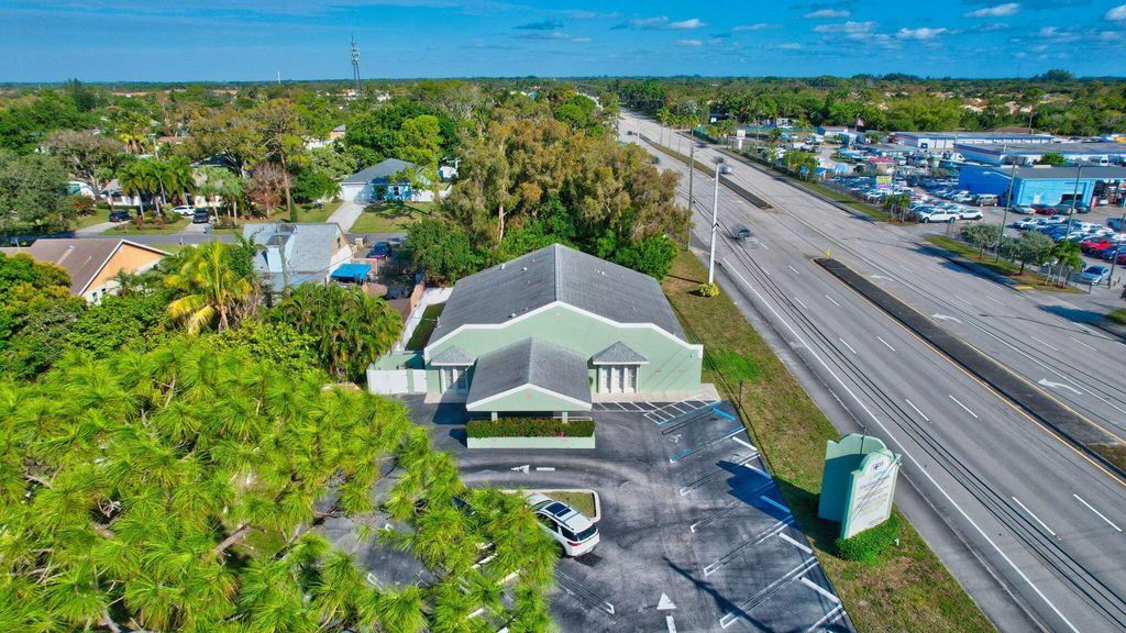 Image 17 of property listing at 13455 S Military Trail B, Delray Beach, FL 33484