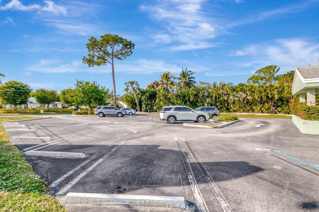 Image 4 of property listing at 13455 S Military Trail B, Delray Beach, FL 33484