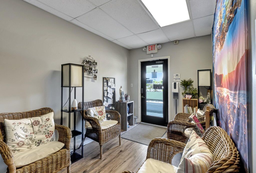 Image 5 of property listing at 13455 S Military Trail B, Delray Beach, FL 33484