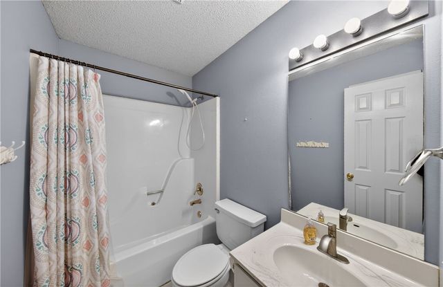 4 Stratton Lane, Bella Vista, AR 72714