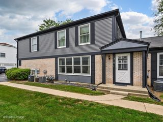 1314 INVERRARY Lane, Deerfield, IL 60015